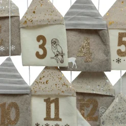 JJA Calendrier de l'avent à suspendre (90 x 70 cm) Maisonnettes de Noël Naturel Hot