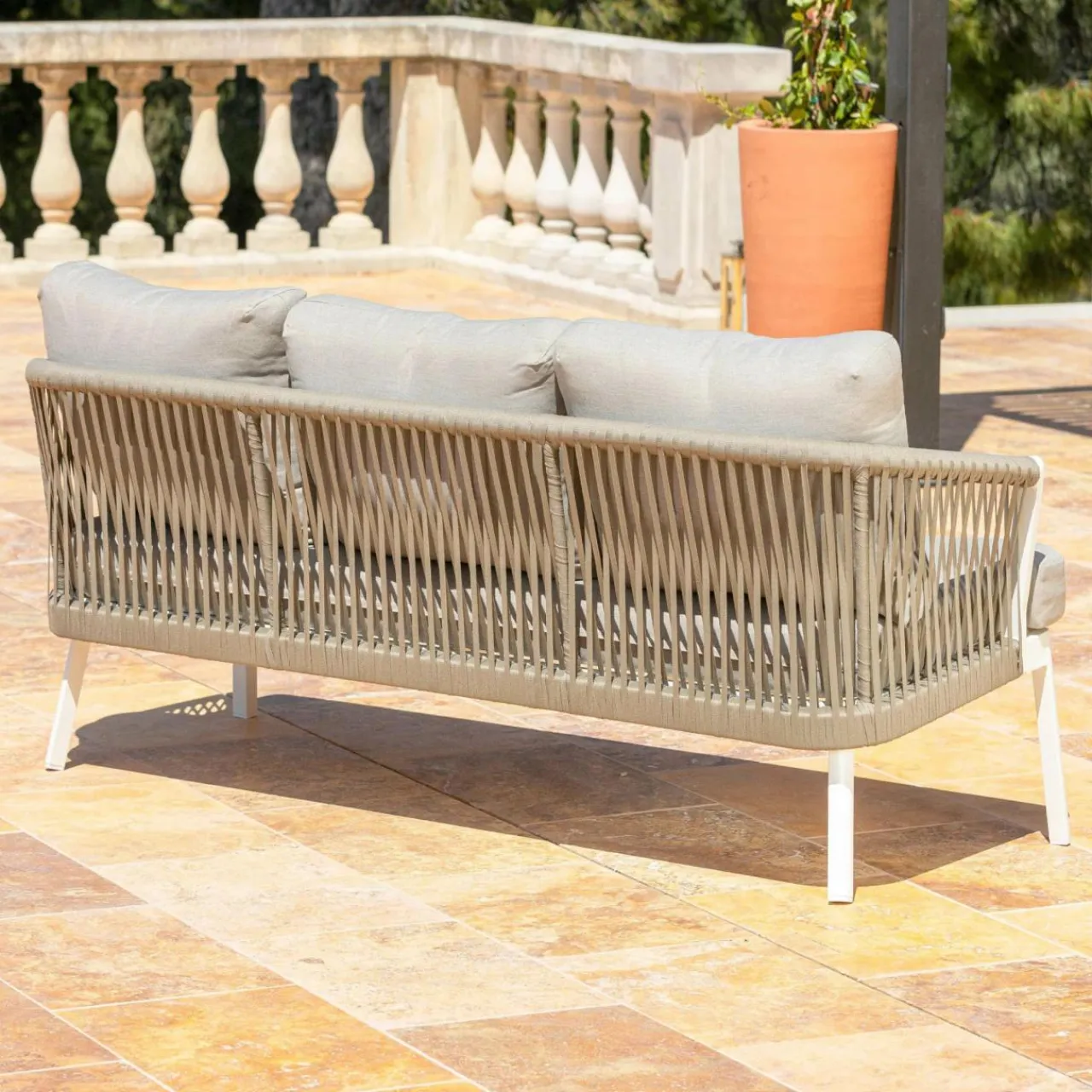 MOBELLIA Canapé de jardin en aluminium 3 places Amalfi Blanc et taupe Blanc - Taupe Discount