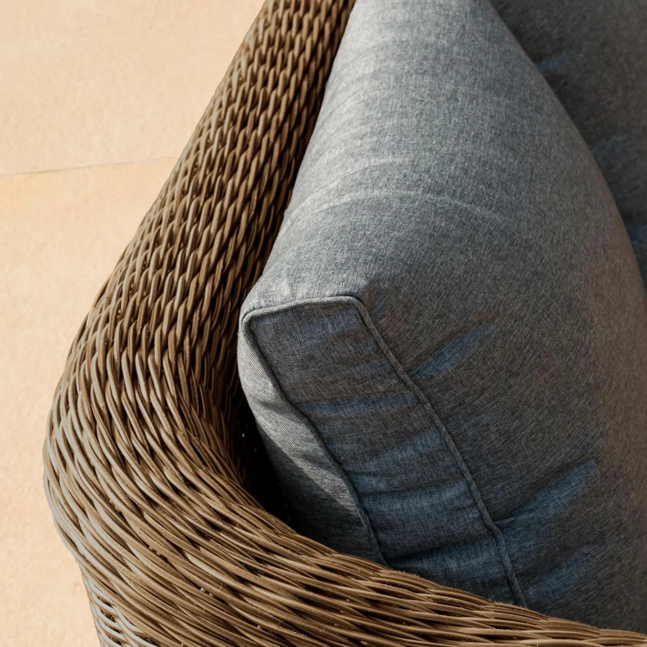 MOBELLIA Canapé de jardin en résine tressée 3 places Calvi Sépia et gris foncé Tressé Sepia - Anthracite Outlet