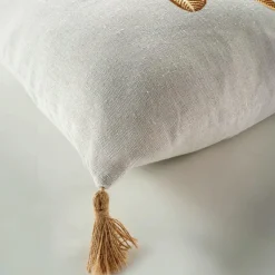 DOUCEUR D'INTERIEUR Coussin carré pompons (45 x 45 cm) Théa Marron Online
