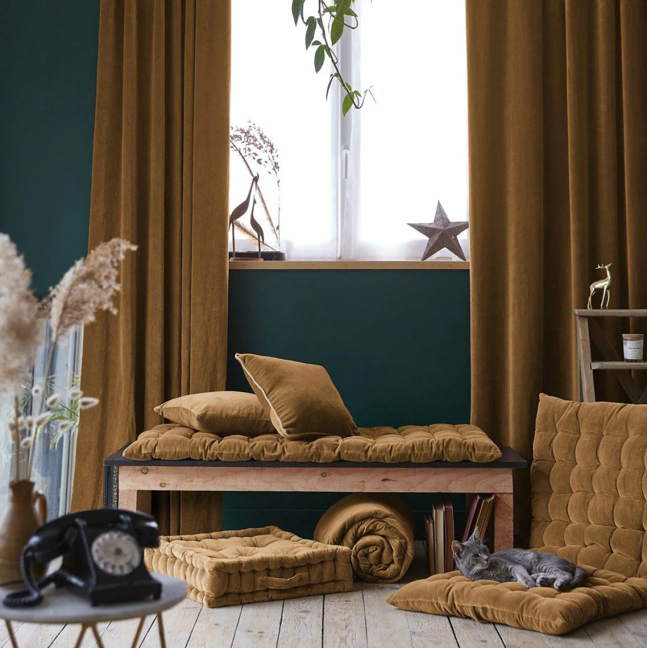 EMINZA Coussin carré velours de coton (45 x 45 cm) Victor Camel Hot