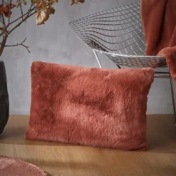 EMINZA Coussin rectangulaire fausse fourrure (40 x 60 cm) Finn Terracotta Hot