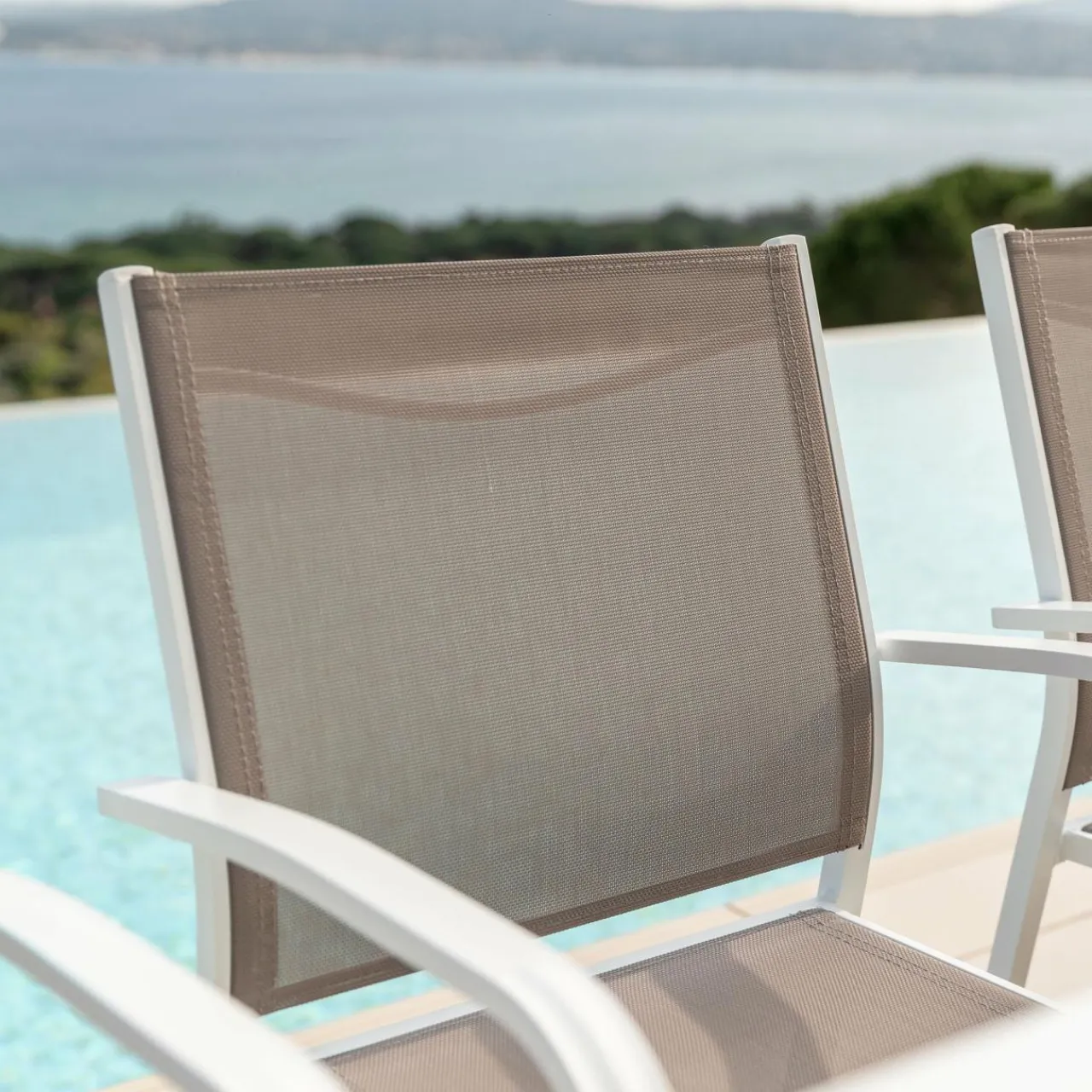 MOBELLIA Fauteuil de jardin aluminium empilable Murano Blanc et taupe Taupe clair Online