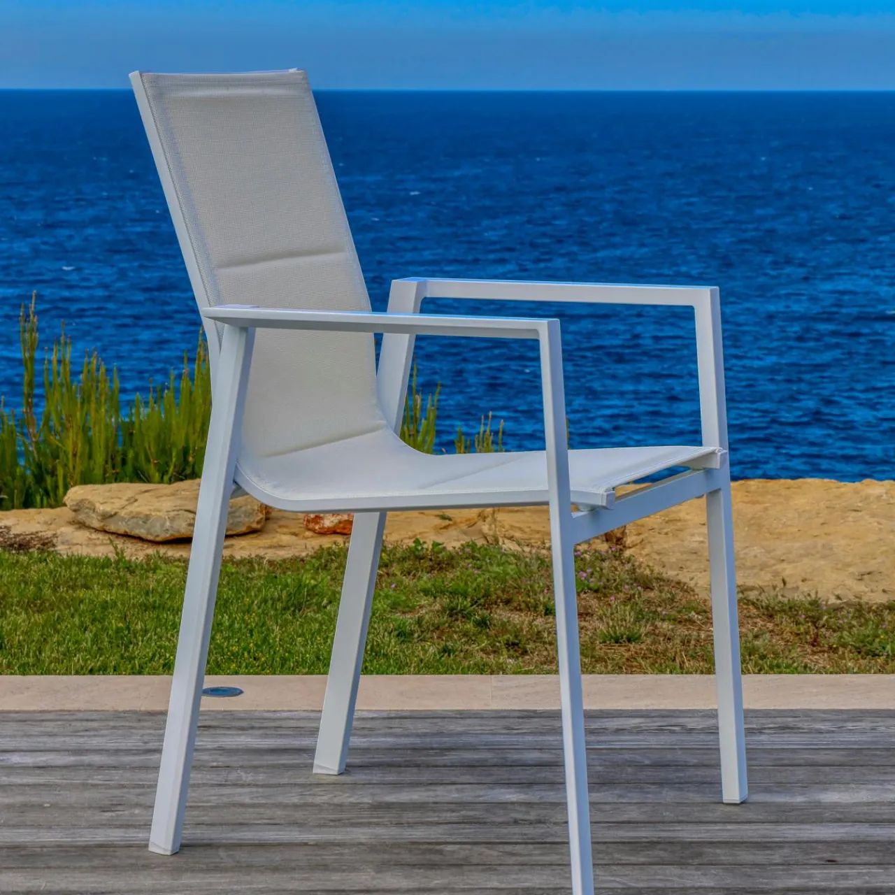 MOBELLIA Fauteuil de jardin empilable aluminium Portofino Blanc Hot