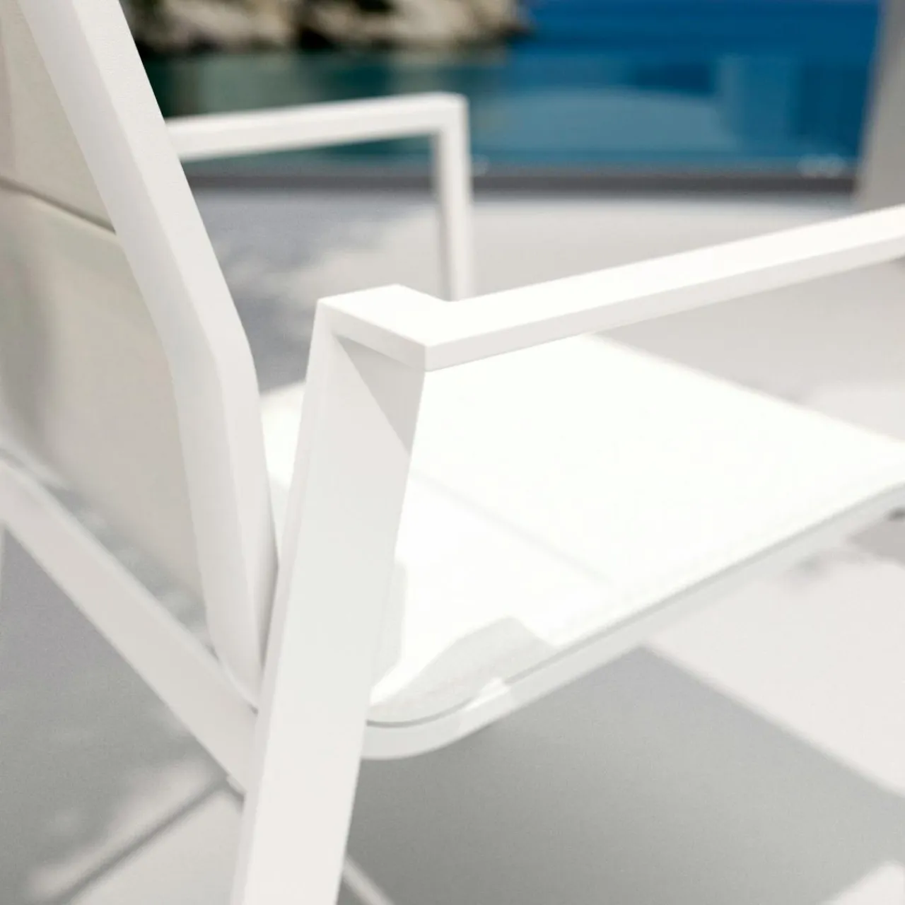 MOBELLIA Fauteuil de jardin empilable aluminium Portofino Blanc Hot