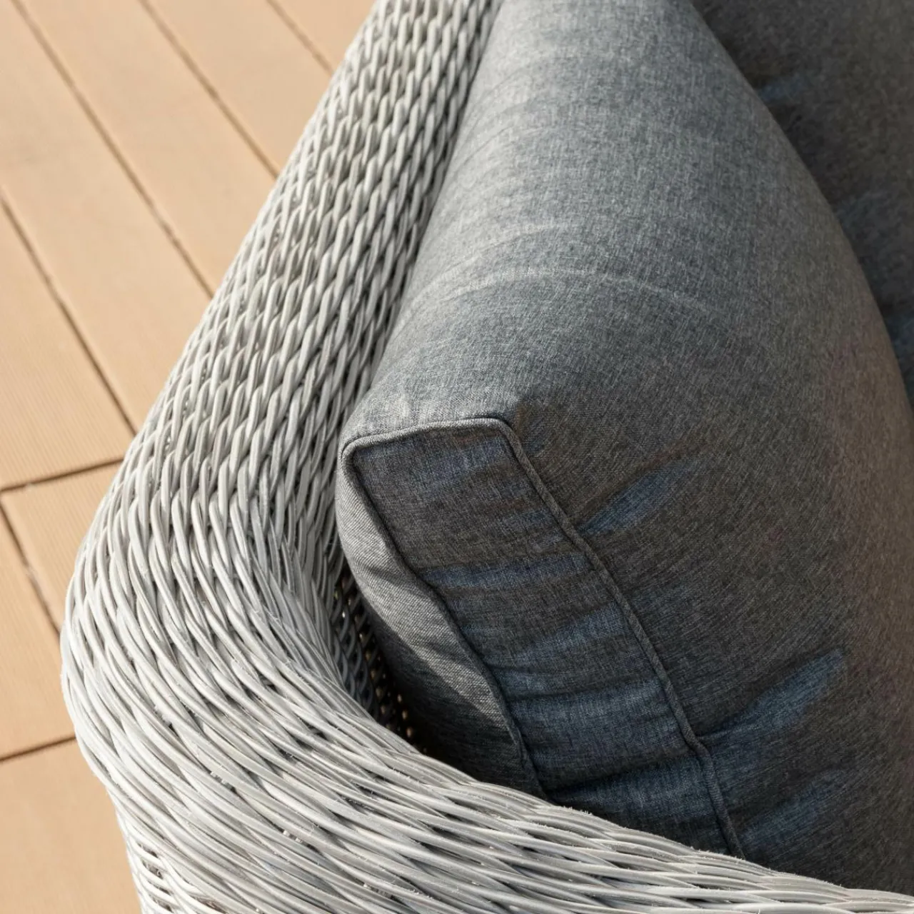 MOBELLIA Fauteuil de jardin en résine tressée Calvi Gris et gris foncé Tressé Gris - Anthracite Best