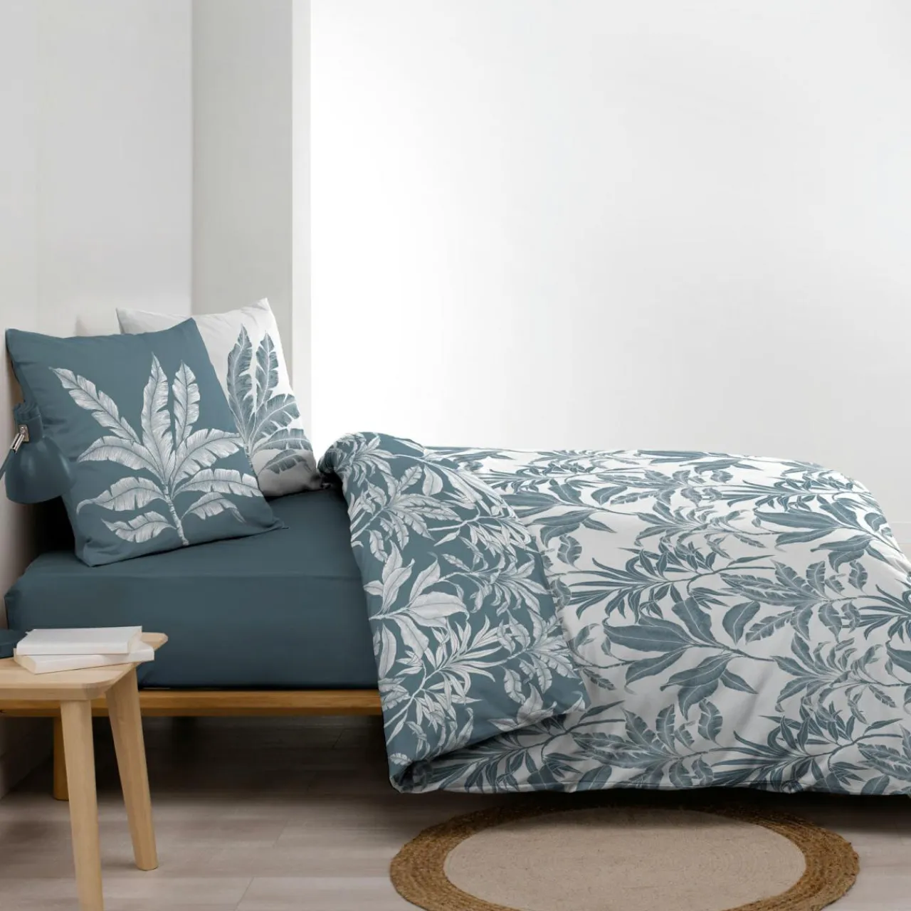 douceur d'intu017drieur Housse de couette et deux taies d'oreiller en coton (240 x 220 cm) Hera Bleu Outlet