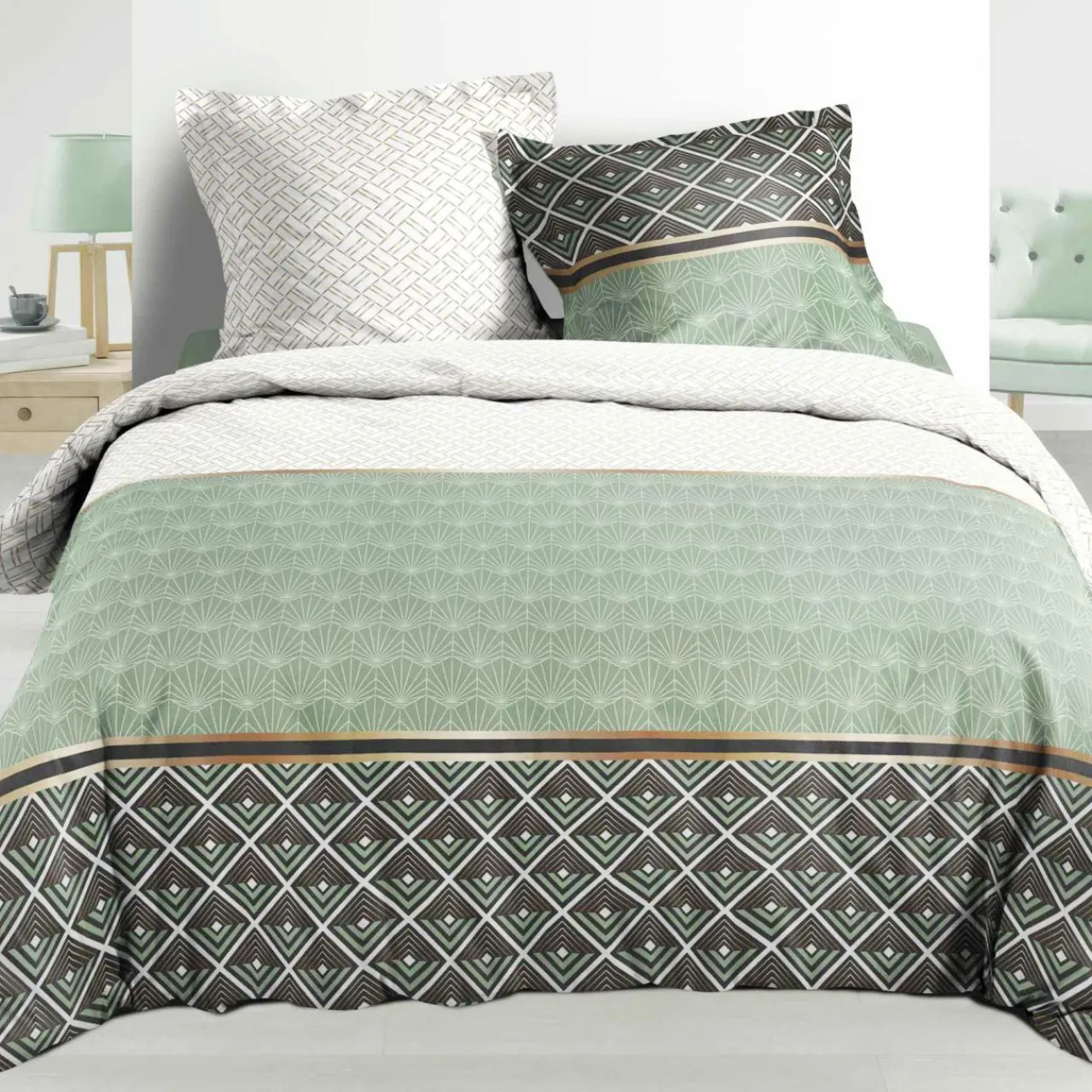 DOUCEUR D'INTERIEUR Housse de couette et deux taies percale de coton (240 x 220 cm) Belor e Vert Hot
