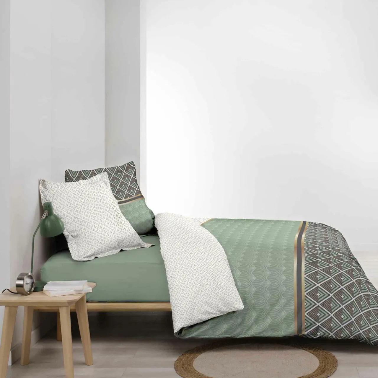 DOUCEUR D'INTERIEUR Housse de couette et deux taies percale de coton (240 x 220 cm) Belor e Vert Hot