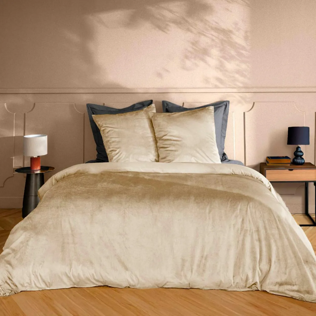 douceur d'intu017drieur Housse de couette et deux taies d'oreiller velours (240 x 220 cm) Velina sable Beige Online