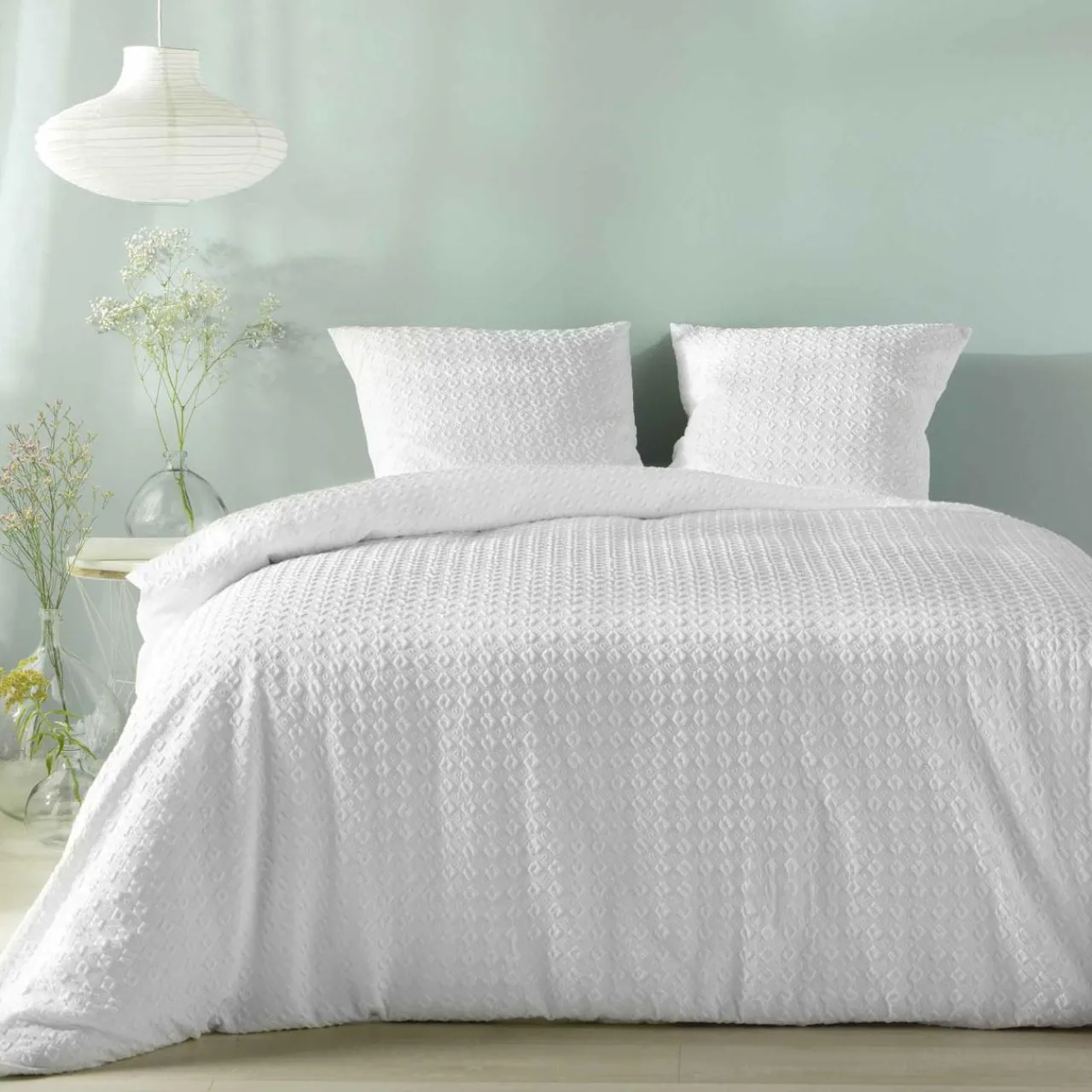 douceur d'intu017drieur Housse de couette et deux taies microfibre gaufrée (240 x 220 cm) Litéa he Blanc Outlet