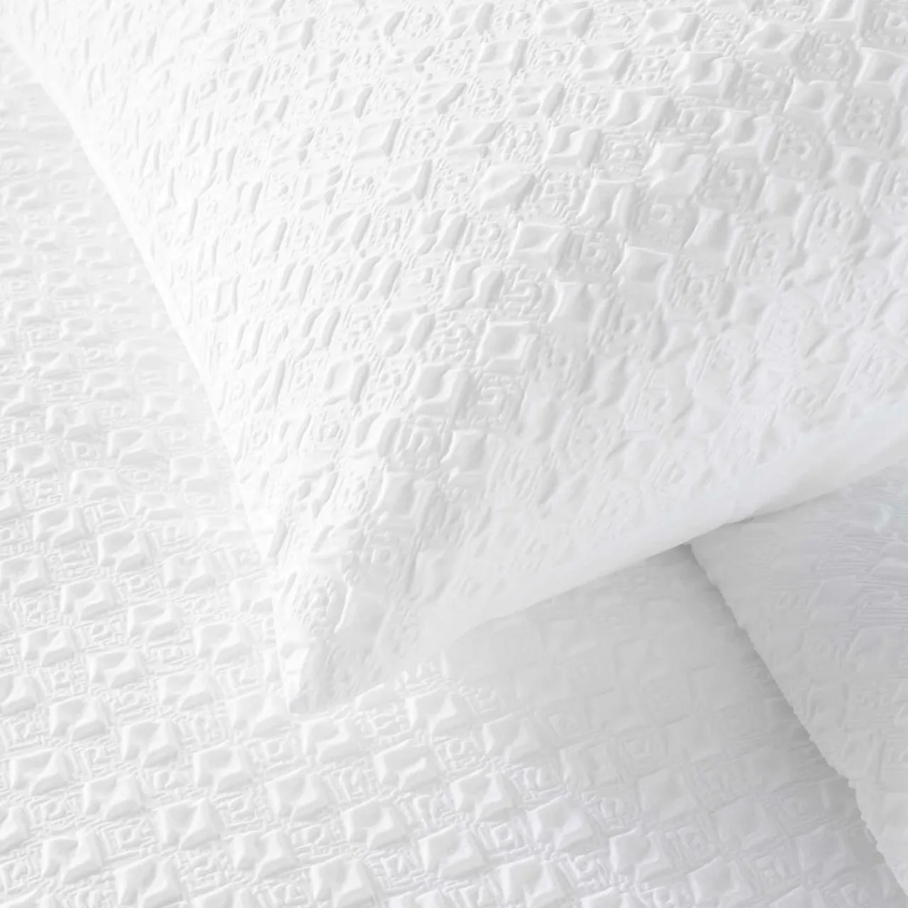 douceur d'intu017drieur Housse de couette et deux taies microfibre gaufrée (240 x 220 cm) Litéa he Blanc Outlet