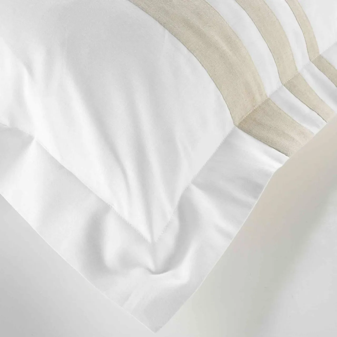 DOUCEUR D'INTERIEUR Housse de couette et deux taies coton (240 x 220 cm) Margaux he Blanc Online