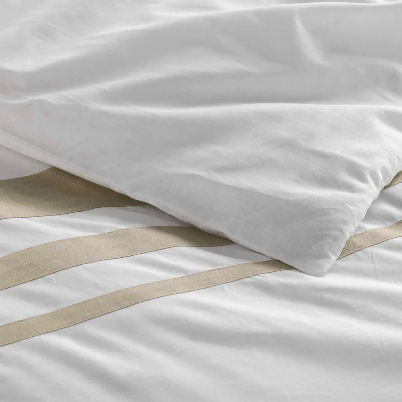 DOUCEUR D'INTERIEUR Housse de couette et deux taies coton (240 x 220 cm) Margaux he Blanc Online