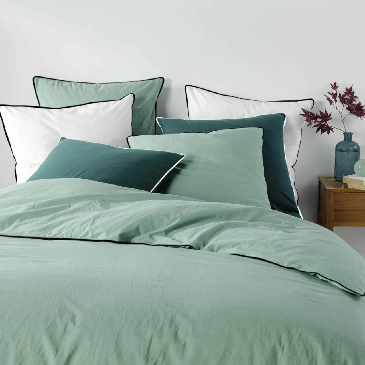DOUCEUR D'INTERIEUR Housse de couette et deux taies coton lavé (260 x 240 cm) Linette Vert sauge Best