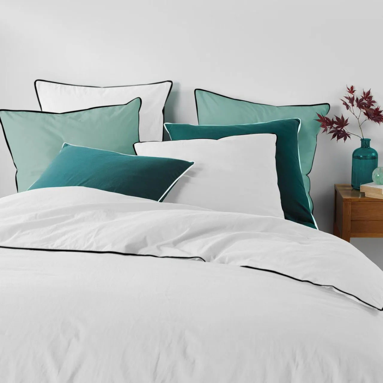 DOUCEUR D'INTERIEUR Housse de couette et deux taies coton lavé (240 x 220 cm) Linette he Blanc Hot