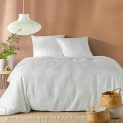 douceur d'intu017drieur Housse de couette et deux taies d'oreiller effet nid d'abeille (240 x 220 cm) Abelia Blanc Clearance