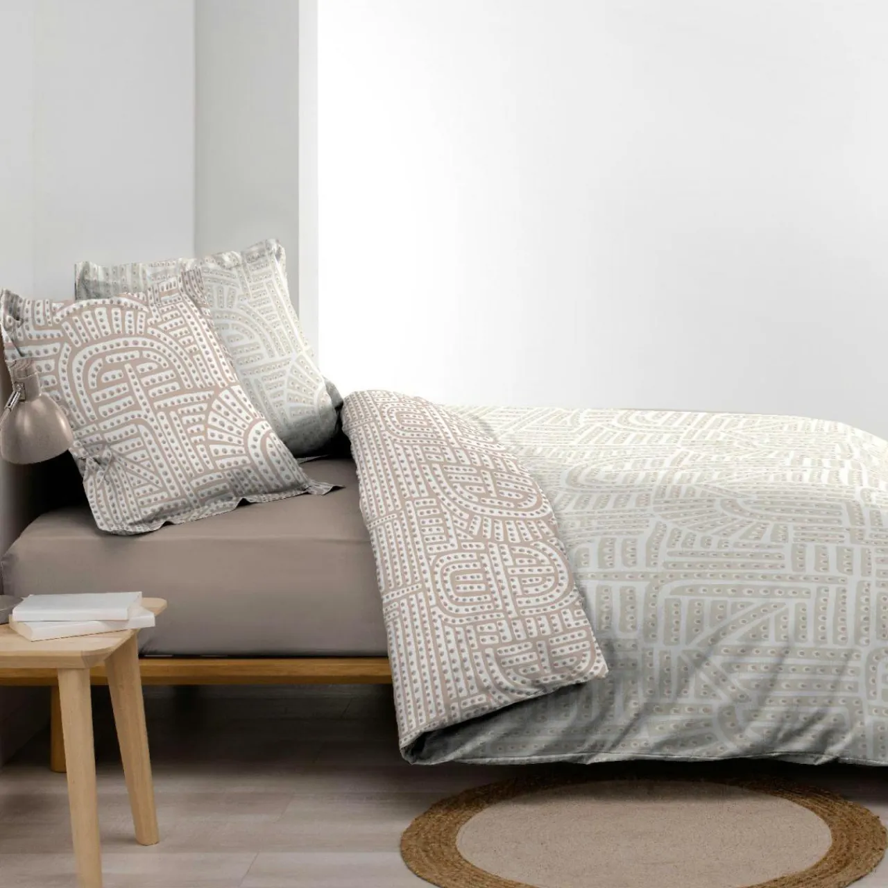 douceur d'intu017drieur Housse de couette et deux taies d'oreiller percale de coton (240 x 220 cm) Eliot Beige