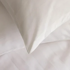 ATMOSPHERA Housse de couette et deux taies satin de coton (260 x 240 cm) Isadora he Blanc Sale