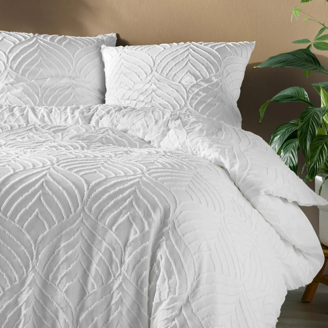 douceur d'intu017drieur Housse de couette et deux taies microfibre tuftée (260 x 240 cm) Heltie he Blanc Sale