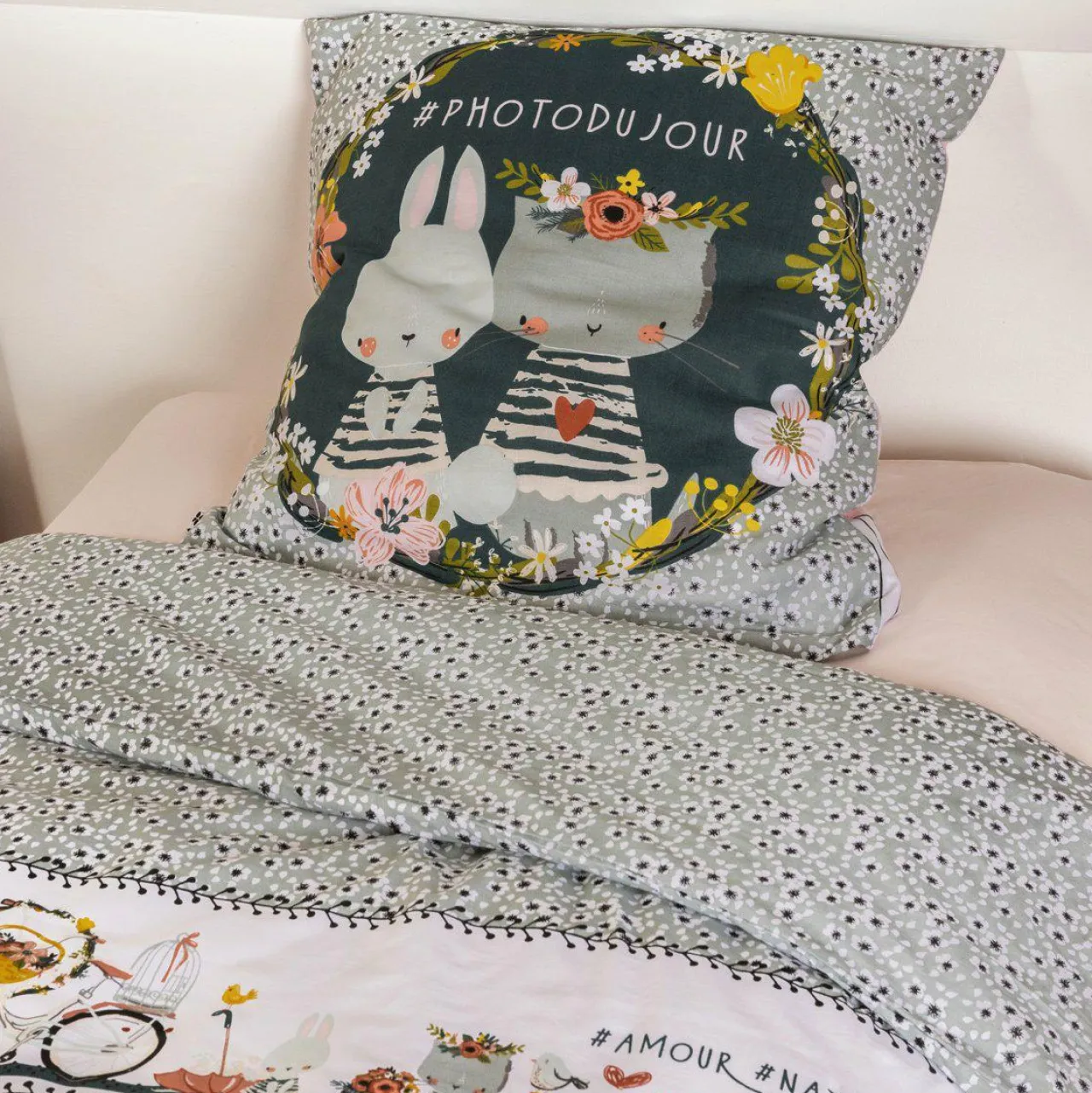 L'EFFET PAPILLON Housse de couette et deux taies enfant coton (240 x 220 cm) Jardinage Multicolore Hot