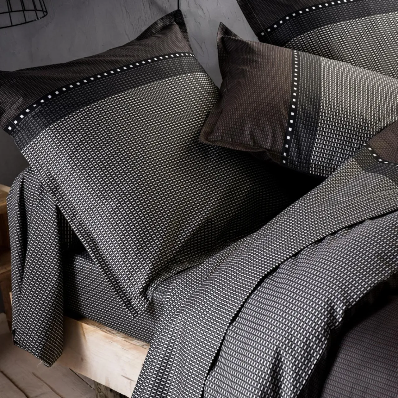 TRADILINGE Housse de couette satin de coton (300 x 240 cm) Enzo e Noir