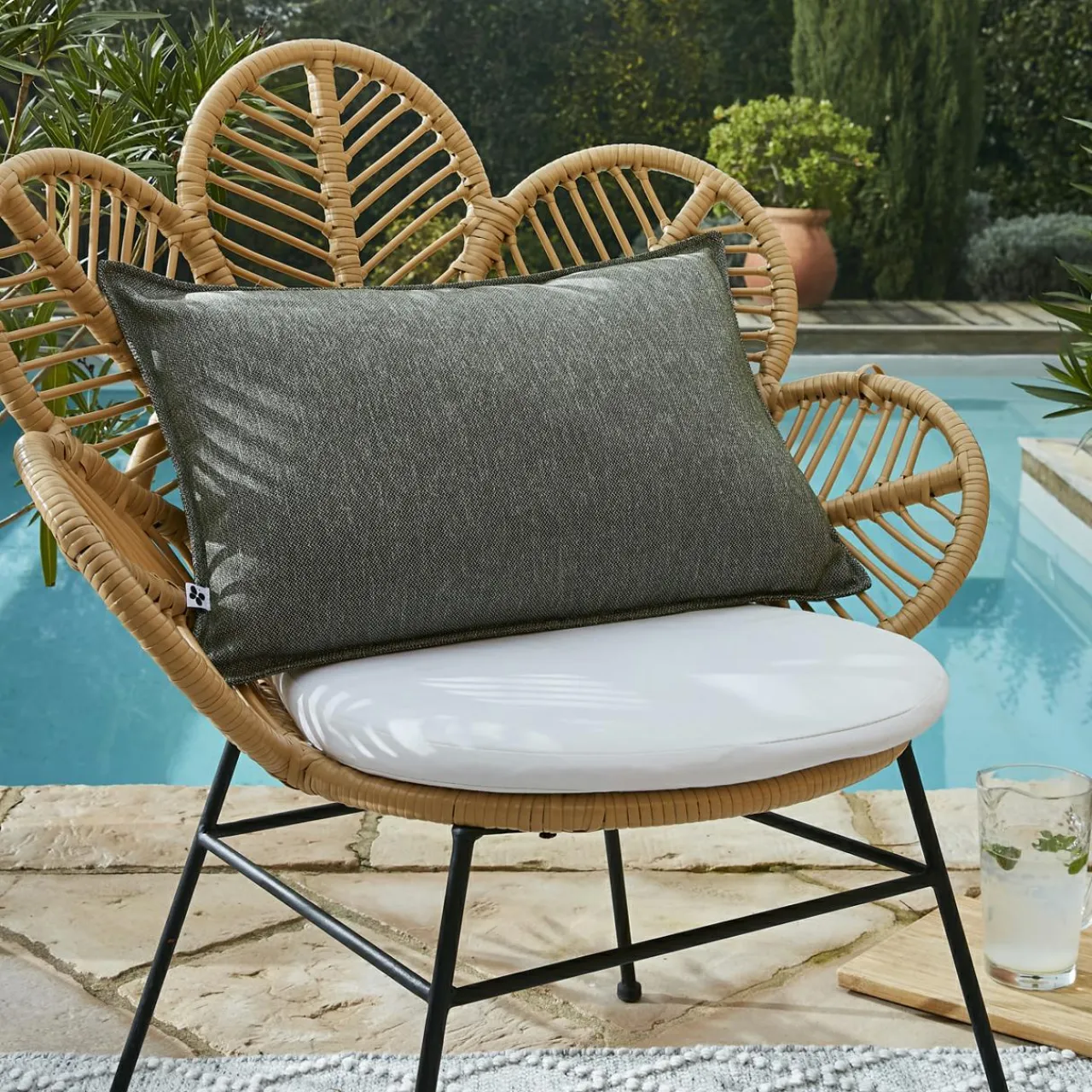 L'effet papillon Housse de coussin extérieur rectangulaire (40 x 60 cm) Naia Vert nénuphar Vert mousse Best