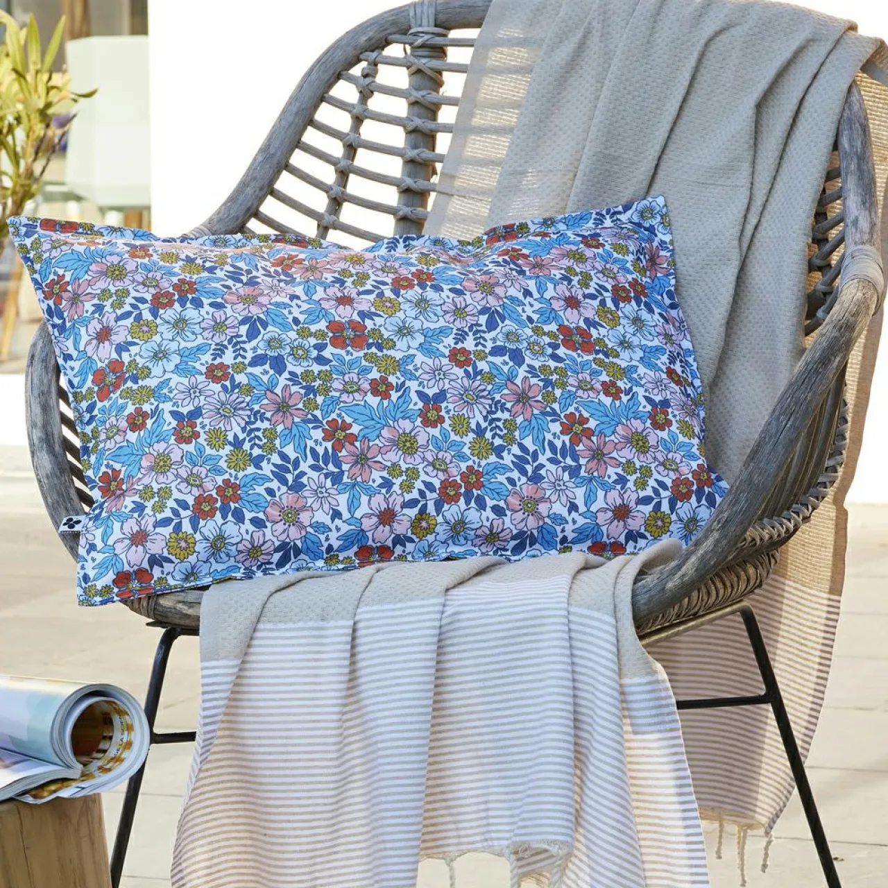 L'effet papillon Housse de coussin extérieur rectangulaire (40 x 60 cm) Danaé Multicolore Outlet