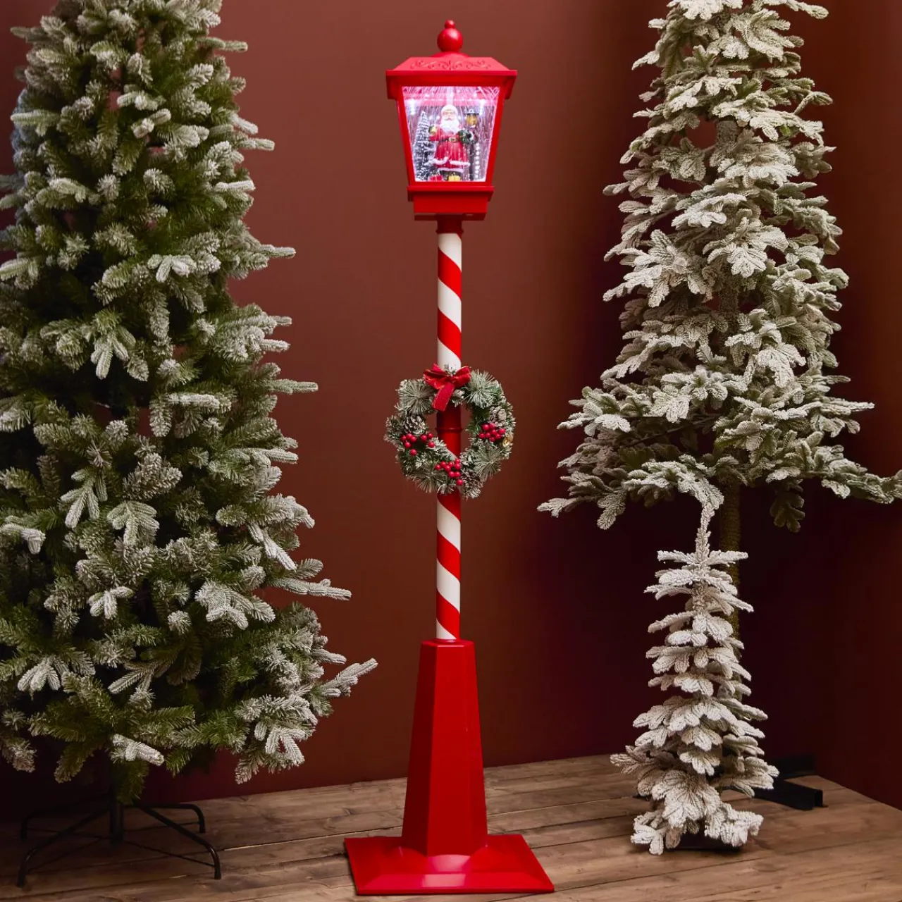 KAEMINGK Lampadaire de Noël illuminé et animé 33 LED (H180 cm) Neige tombante Rouge Discount
