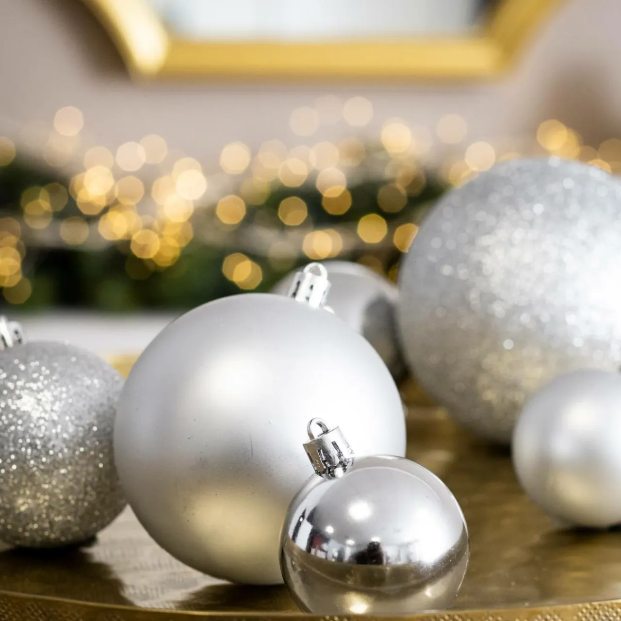 EMINZA Lot de 30 boules de Noël assorties New Alpine Argent Hot