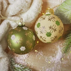 KAEMINGK Lot de 12 boules de Noël en verre (D80 mm) Fleurs Nature et blanc Vert matcha