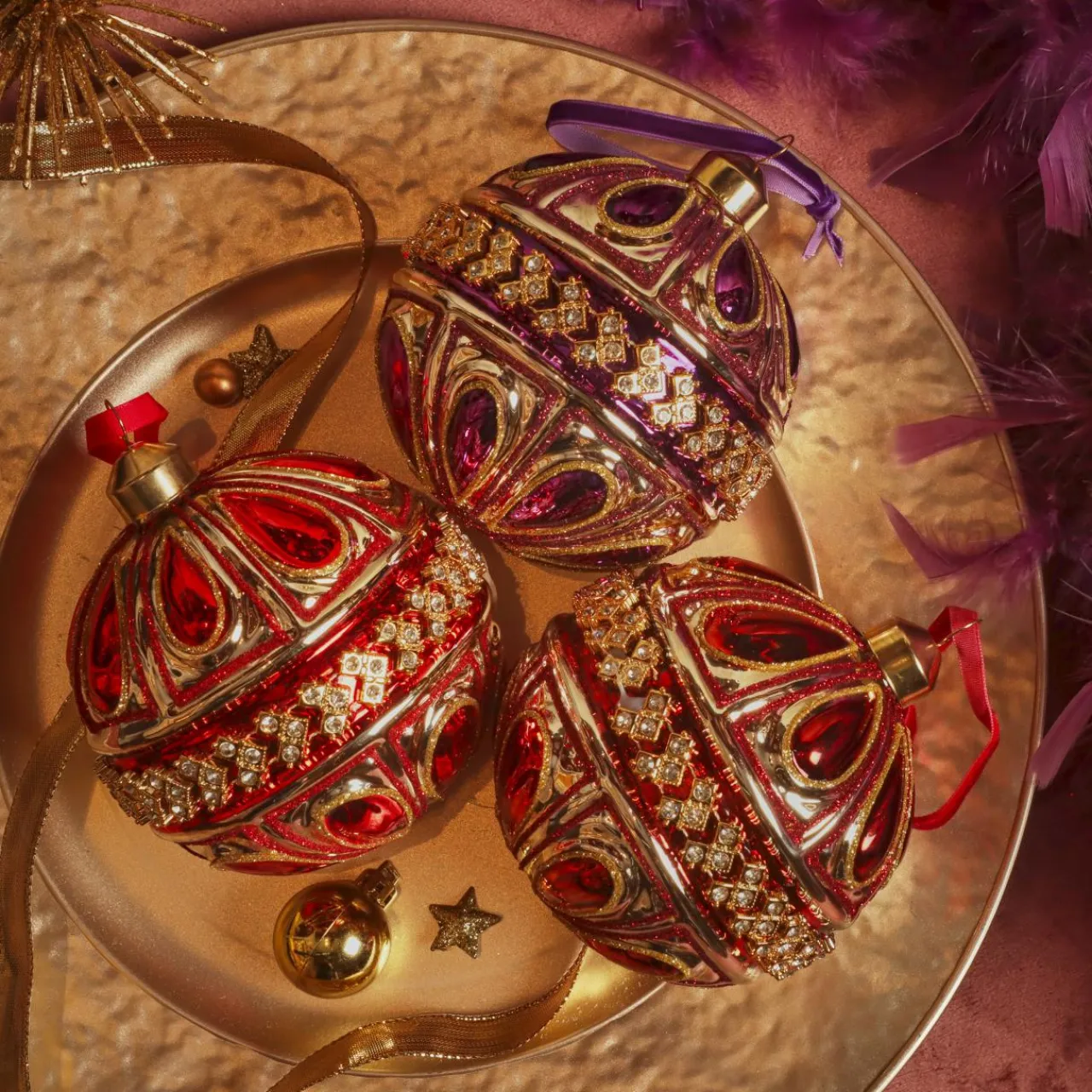 KAEMINGK Lot de 12 boules de Noël en verre (D100mm) Diamant Rocaille Rouge et Violet Outlet