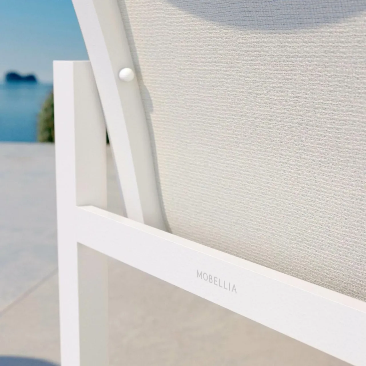 MOBELLIA Lot de 2 fauteuils de jardin en aluminium Elba Blanc Sale