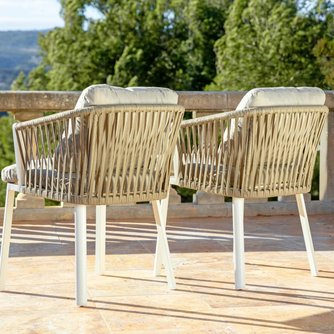 MOBELLIA Lot de 2 fauteuils de jardin en aluminium Amalfi et taupe Blanc New