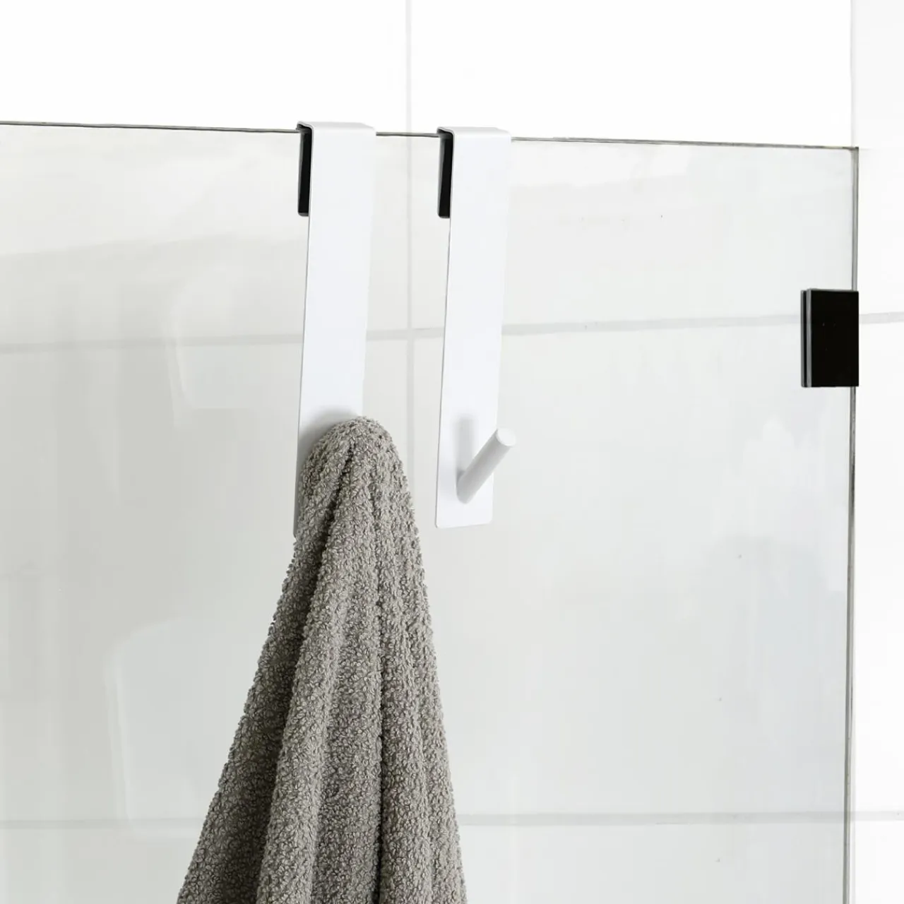 TENDANCE Lot de 2 patères à suspendre spécial paroi de douche (H18 cm) Blanc Outlet