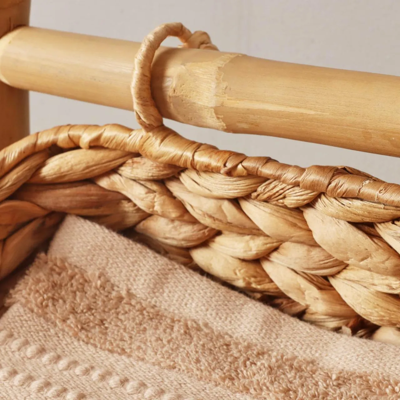 TENDANCE Meuble incliné 3 paniers bambou et jacinthe d'eau (40 x H92 cm) Hanoï Naturel Clearance