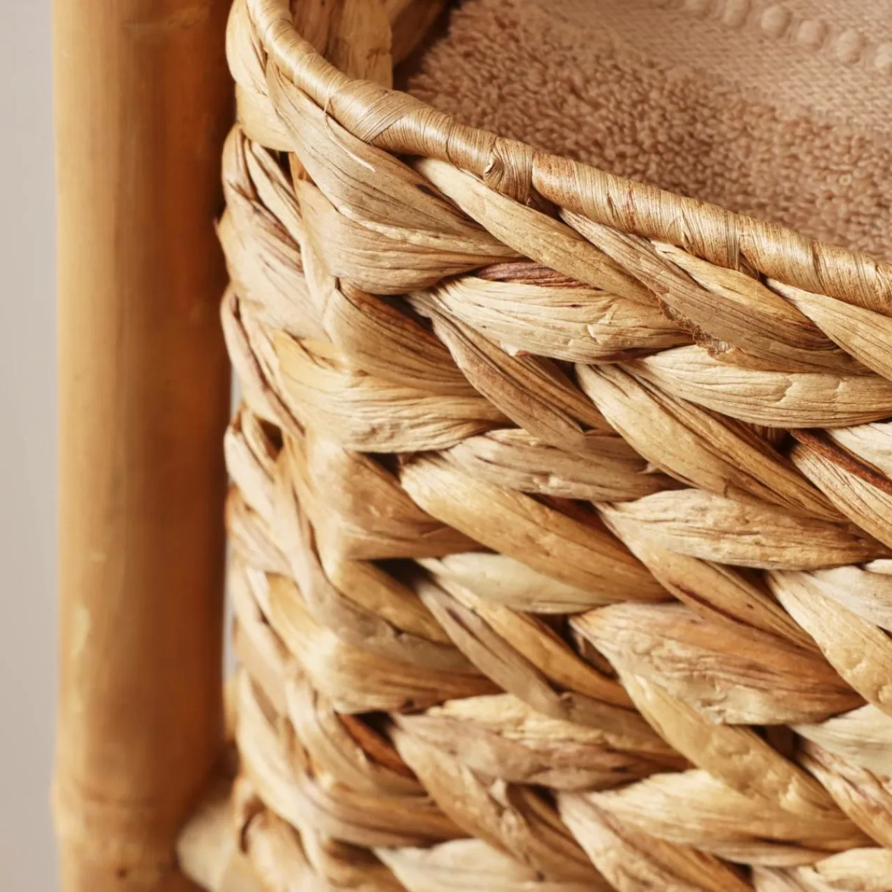 TENDANCE Meuble 3 paniers bambou et jacinthe d'eau (39 x H91 cm) Hanoï Naturel