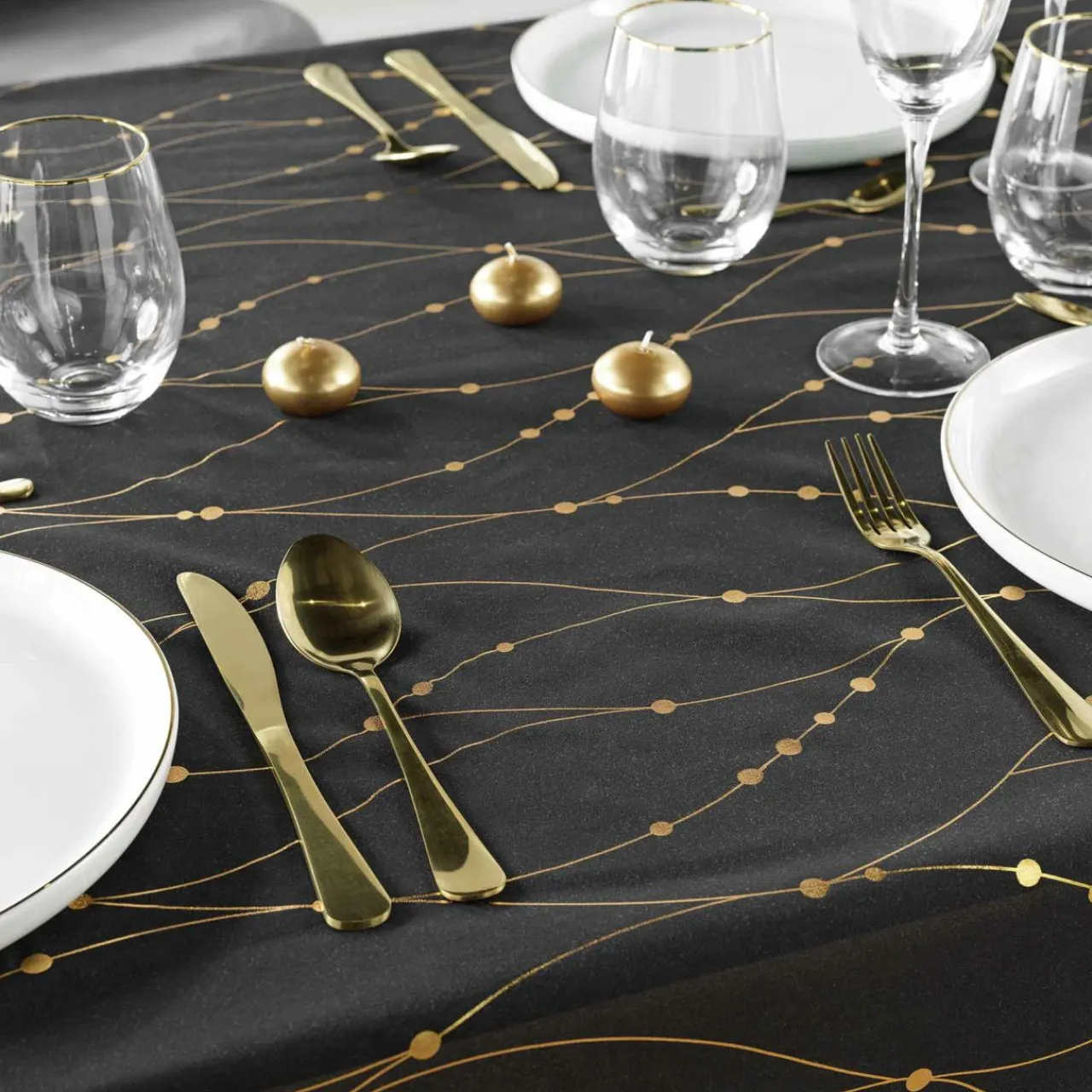 douceur d'intu017drieur Nappe de Noël rectangulaire anti tache (140 x 240 cm) Firmament et doré Noir Sale