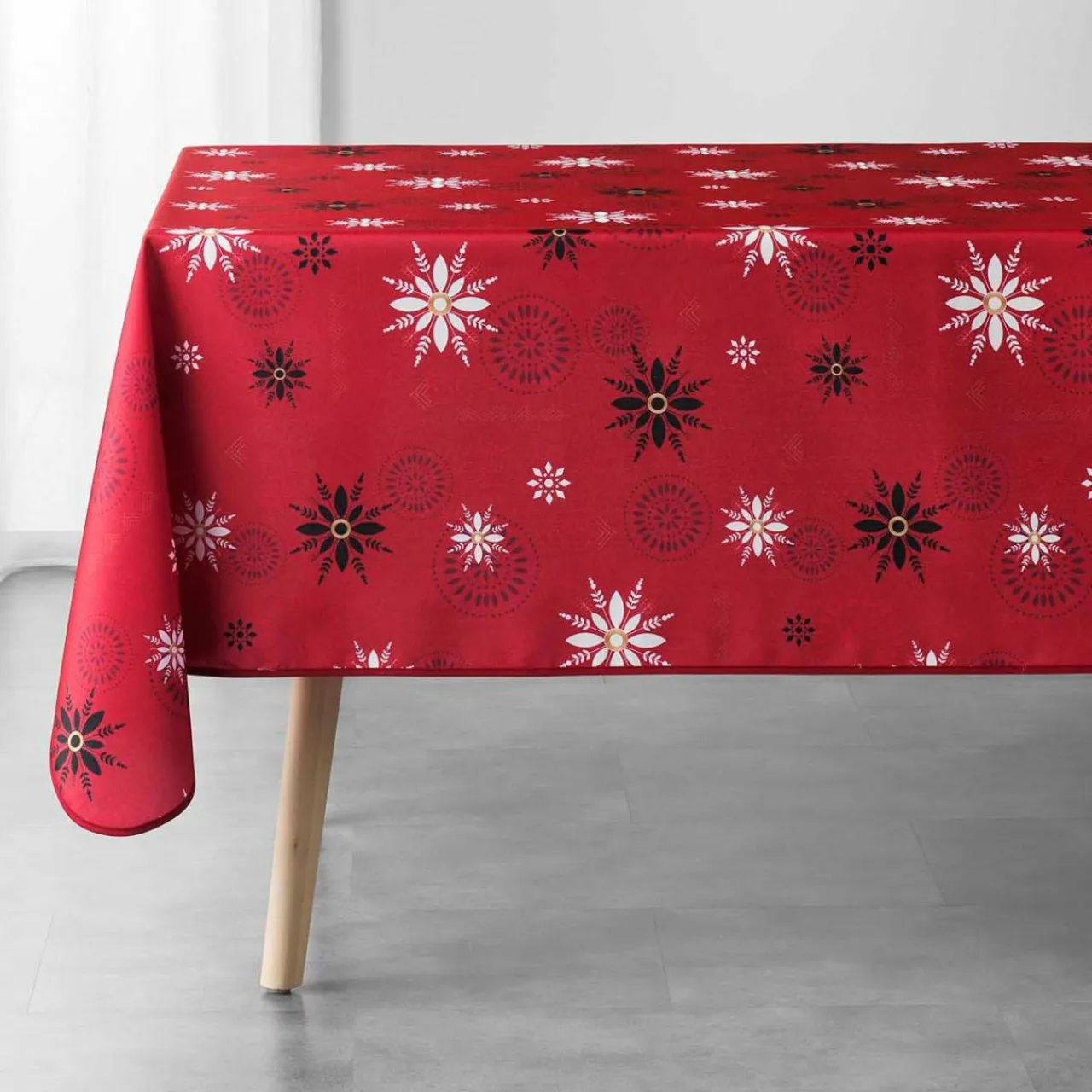 DOUCEUR D'INTERIEUR Nappe de Noël rectangulaire (150 x 240 cm) Enchanté Rouge Sale