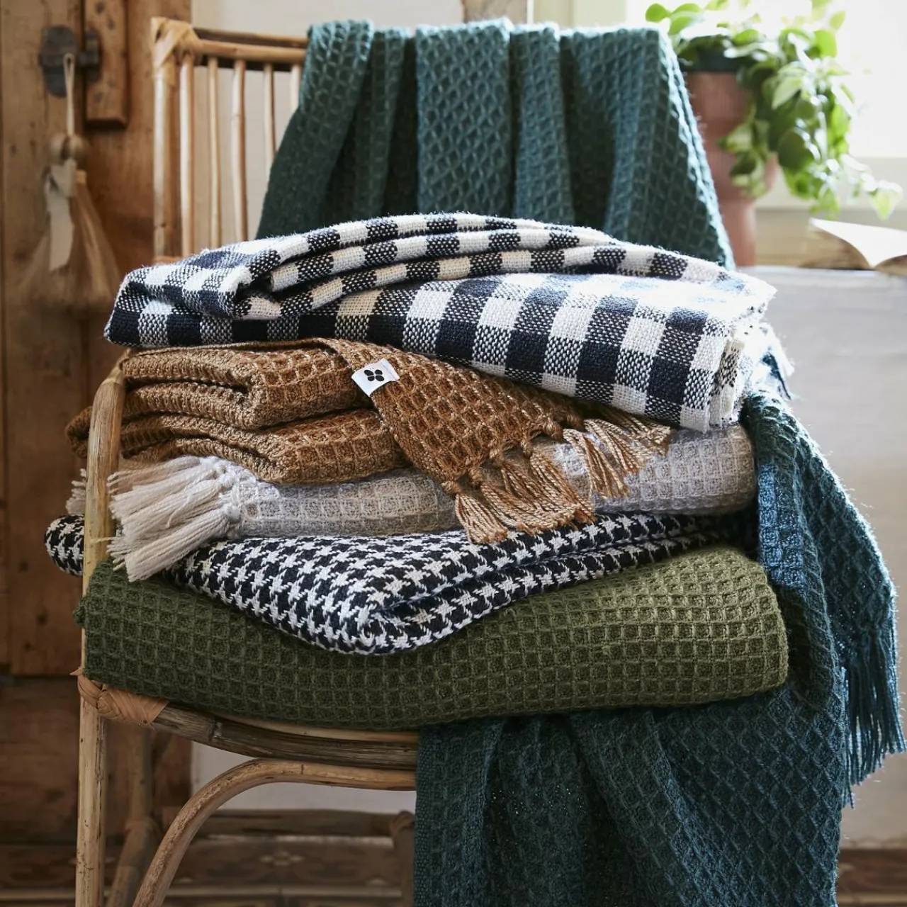 L'EFFET PAPILLON Plaid canapé matière recyclée (180 x 220 cm) Gabin Camel Best