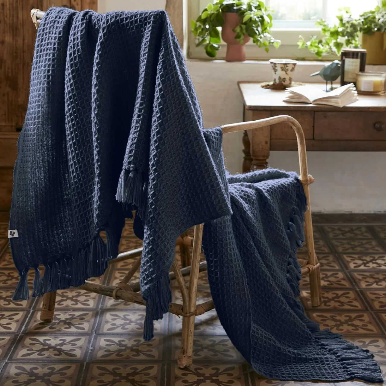 L'EFFET PAPILLON Plaid canapé matière recyclée (130 x 160 cm) Gabin Bleu nuit Outlet