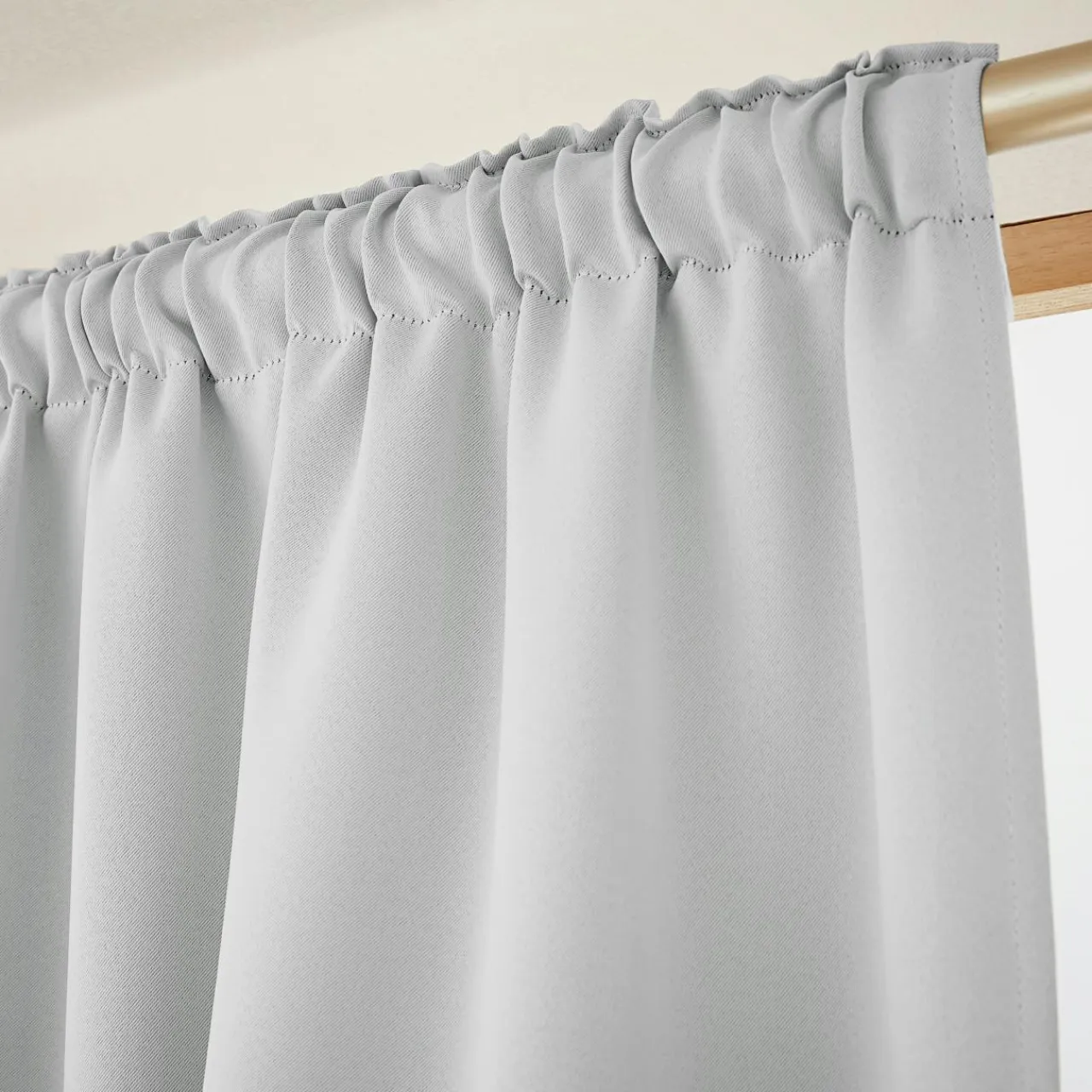 EMINZA Rideau obscurcissant thermique galon fronceur (140 x 240 cm) Calore Gris clair Outlet