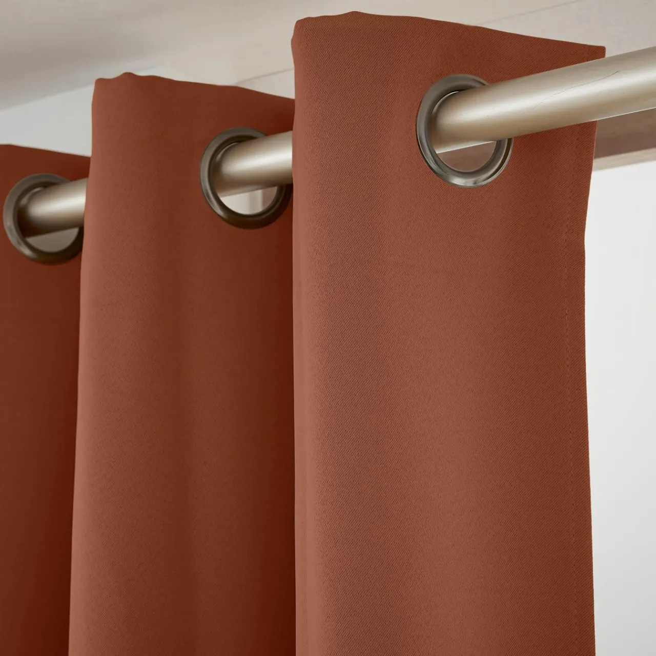 EMINZA Rideau obscurcissant (140 x 180 cm) Dark Terracotta Clearance