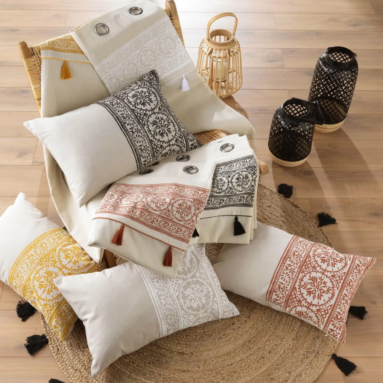 DOUCEUR D'INTERIEUR Rideau oeillets pompons (140 x 240 cm) Isalina Blanc