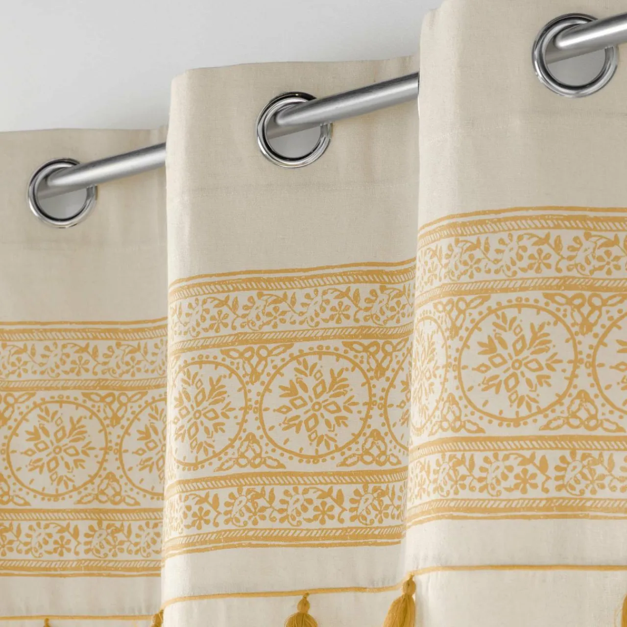 DOUCEUR D'INTERIEUR Rideau oeillets pompons (140 x 240 cm) Isalina Jaune Online