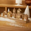 KAEMINGK Scène de vie lumineuse à piles en bois (30 x H13 cm) Hameau féerique New
