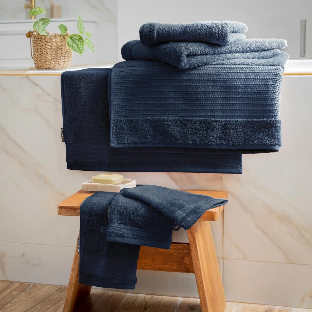 EMINZA Serviette de bain coton bio (70 x 130 cm) Méline Bleu nuit Outlet