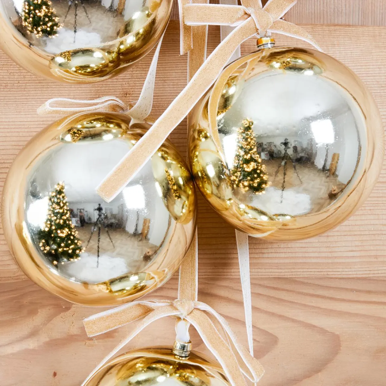 JJA Suspension de Noël (H70 cm) Boules et nœud velours Dé Or Sale