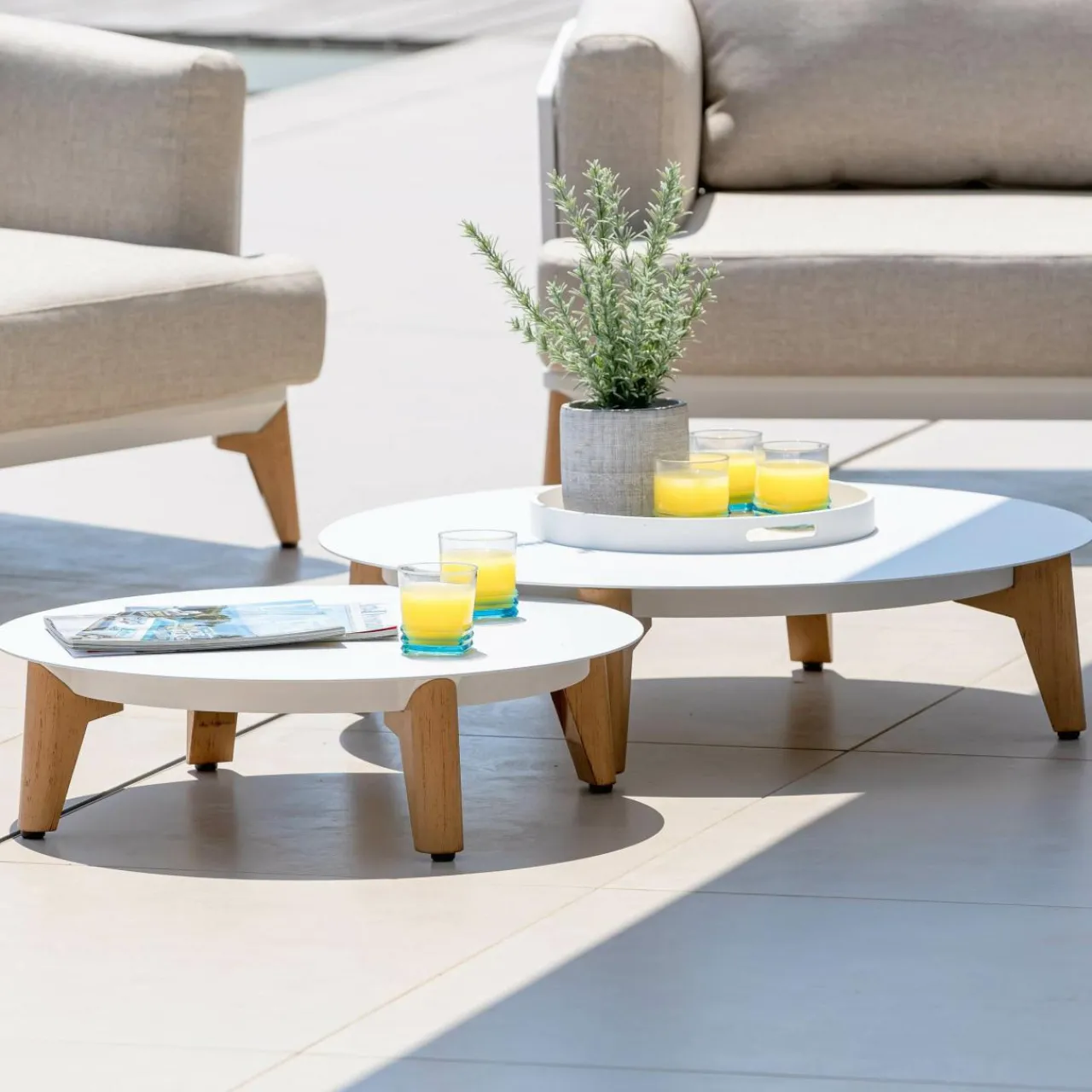 MOBELLIA Table basse de jardin ronde (D86 cm) Monte Carlo Blanc Clearance