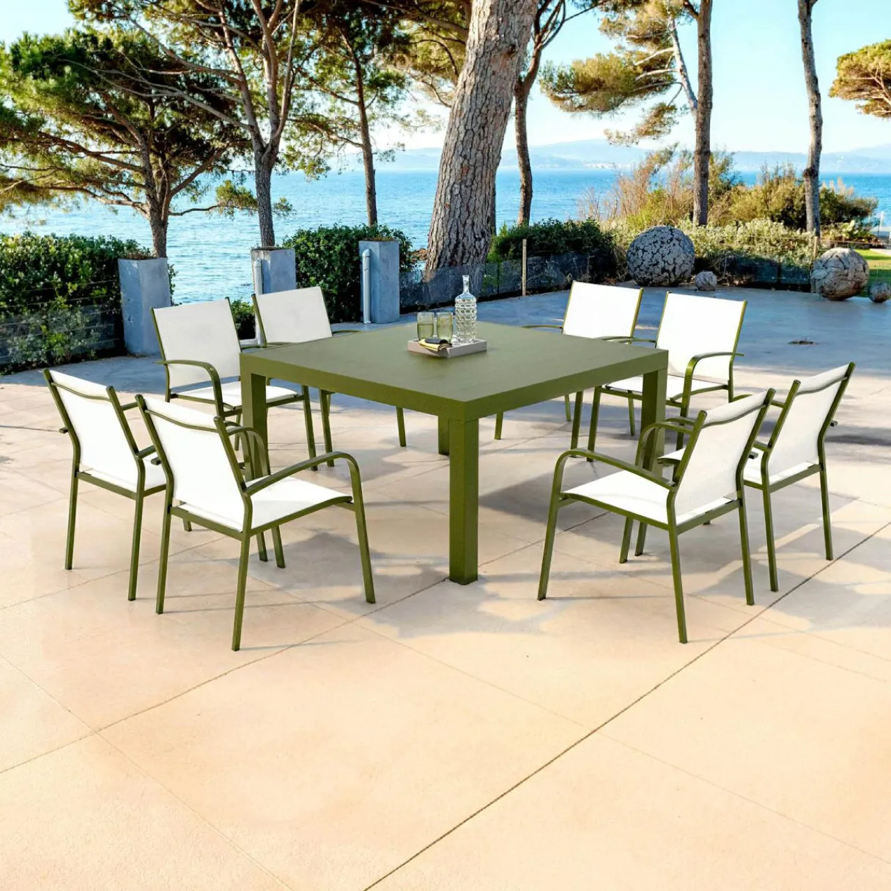 MOBELLIA Table de jardin carrée aluminium 8 places (136 x 136 cm) Murano Vert olive Best